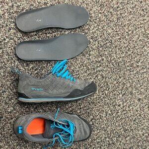 Evolv Cruzer Psyche Approach Shoe